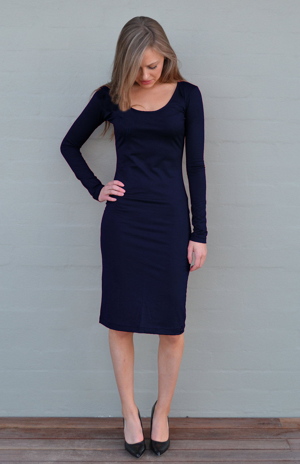 Navy Blue Women&#39;s Merino Wool Long Sleeved Scoop Neck Dress
