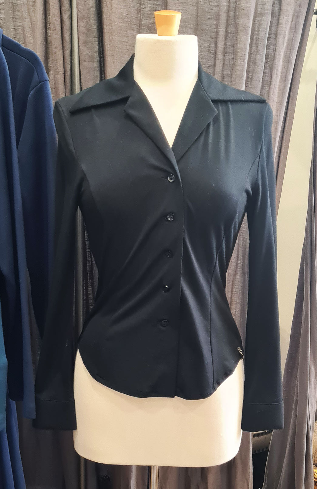 Black Women&#39;s Merino Wool Shirt Top with collar
