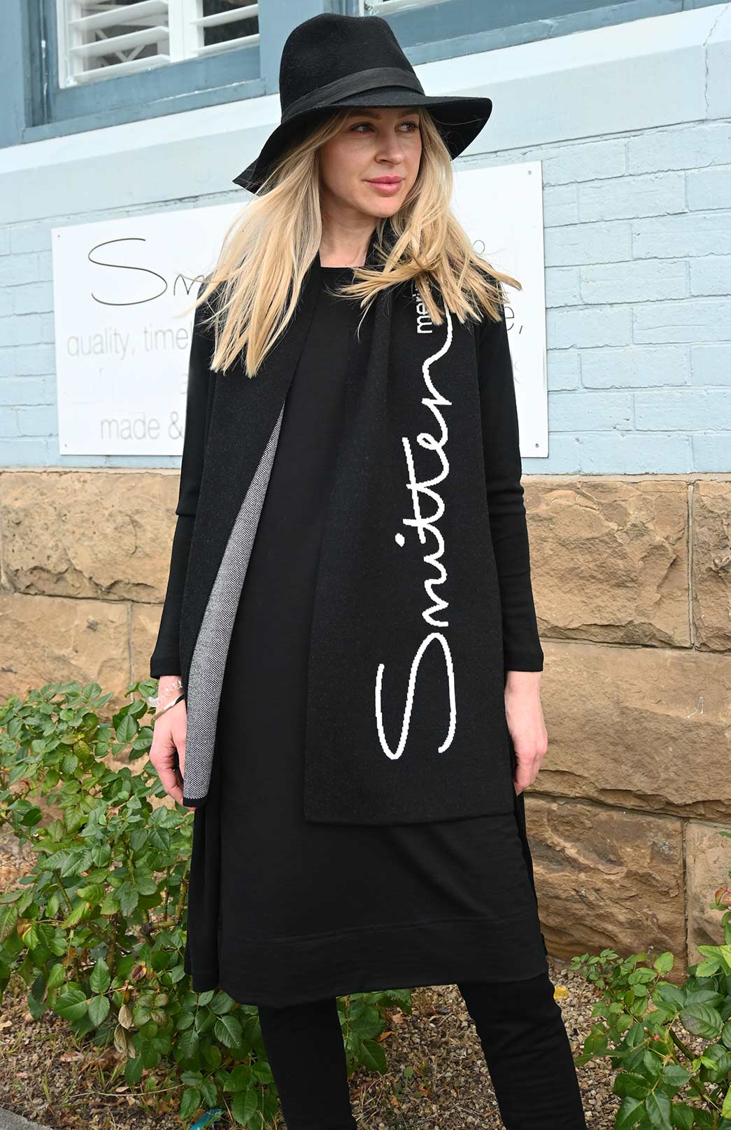 Black Smitten Merino Logo Fine Knit Scarf