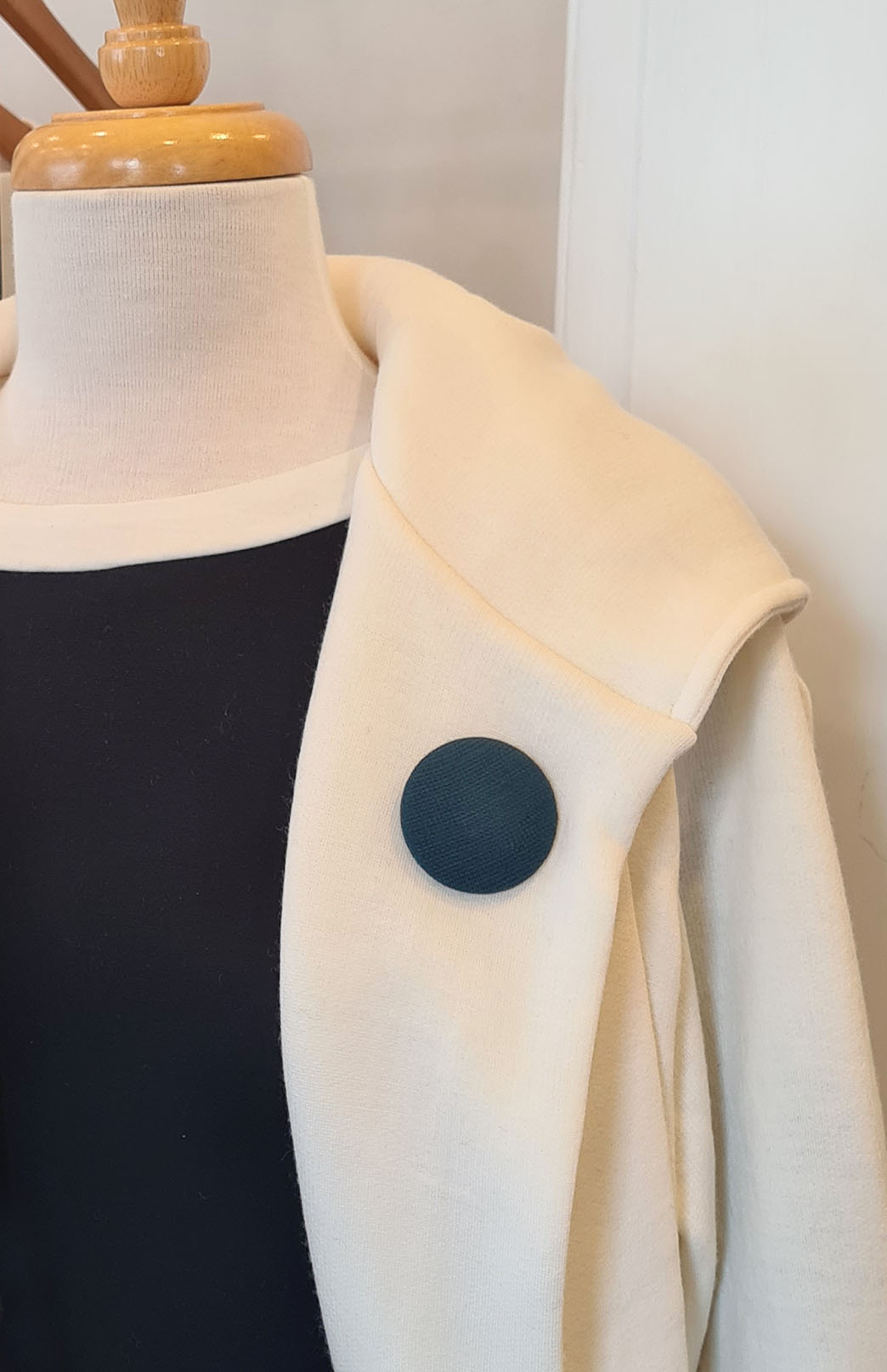 Brooch Colour: Deep Sea Green Merino Wool Cape with Magnetic Button Neck Fastening 