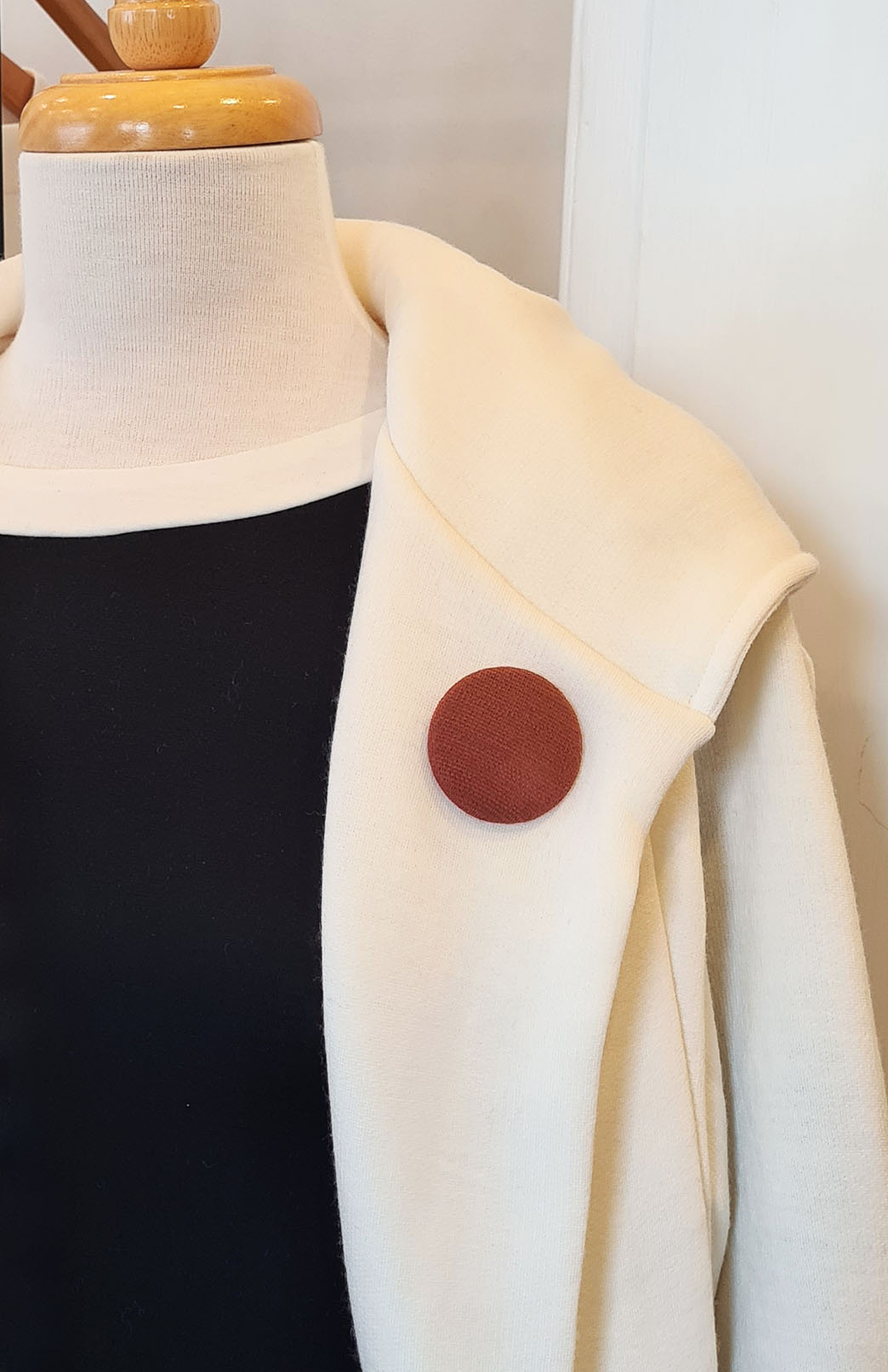 Shiraz Red Women's Merino Wool Magnetic Button Brooch