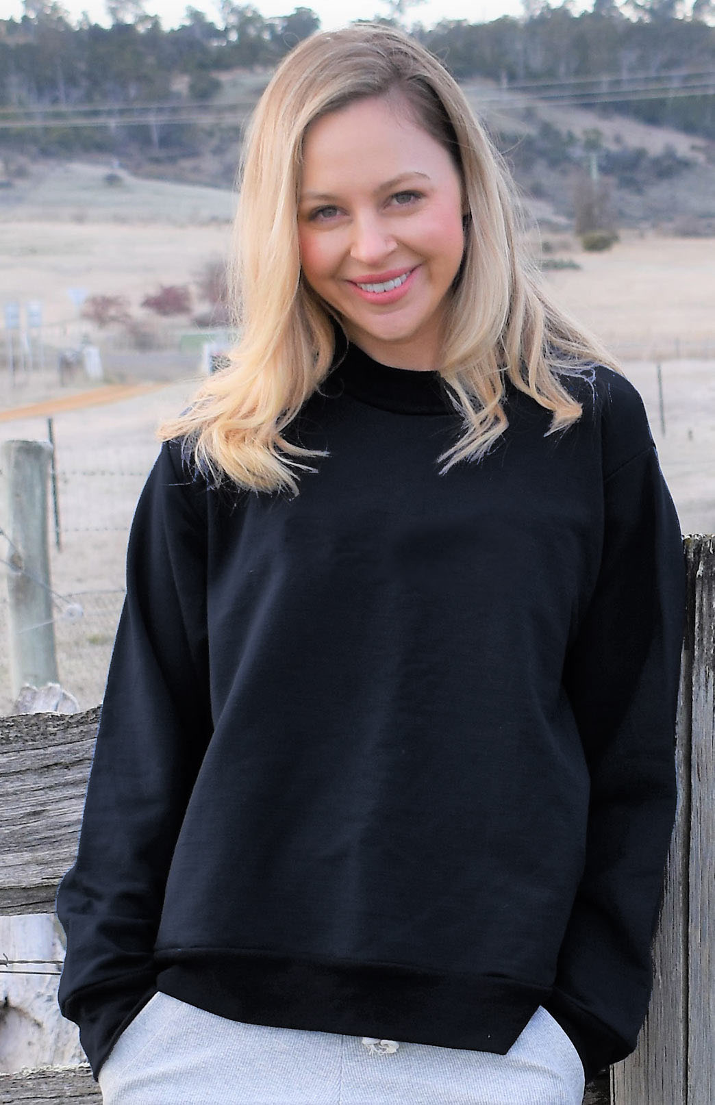 Black Women's Merino Wool Fleece Windcheater Sweatshirt