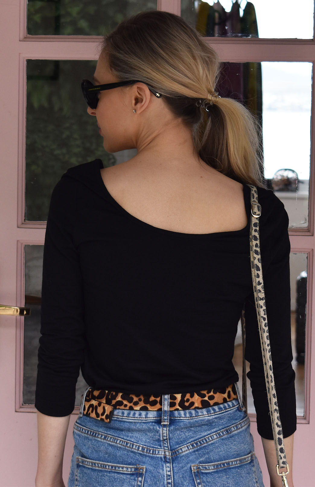 Black Women's Merino Wool Super Scoop Neck Fashion Top