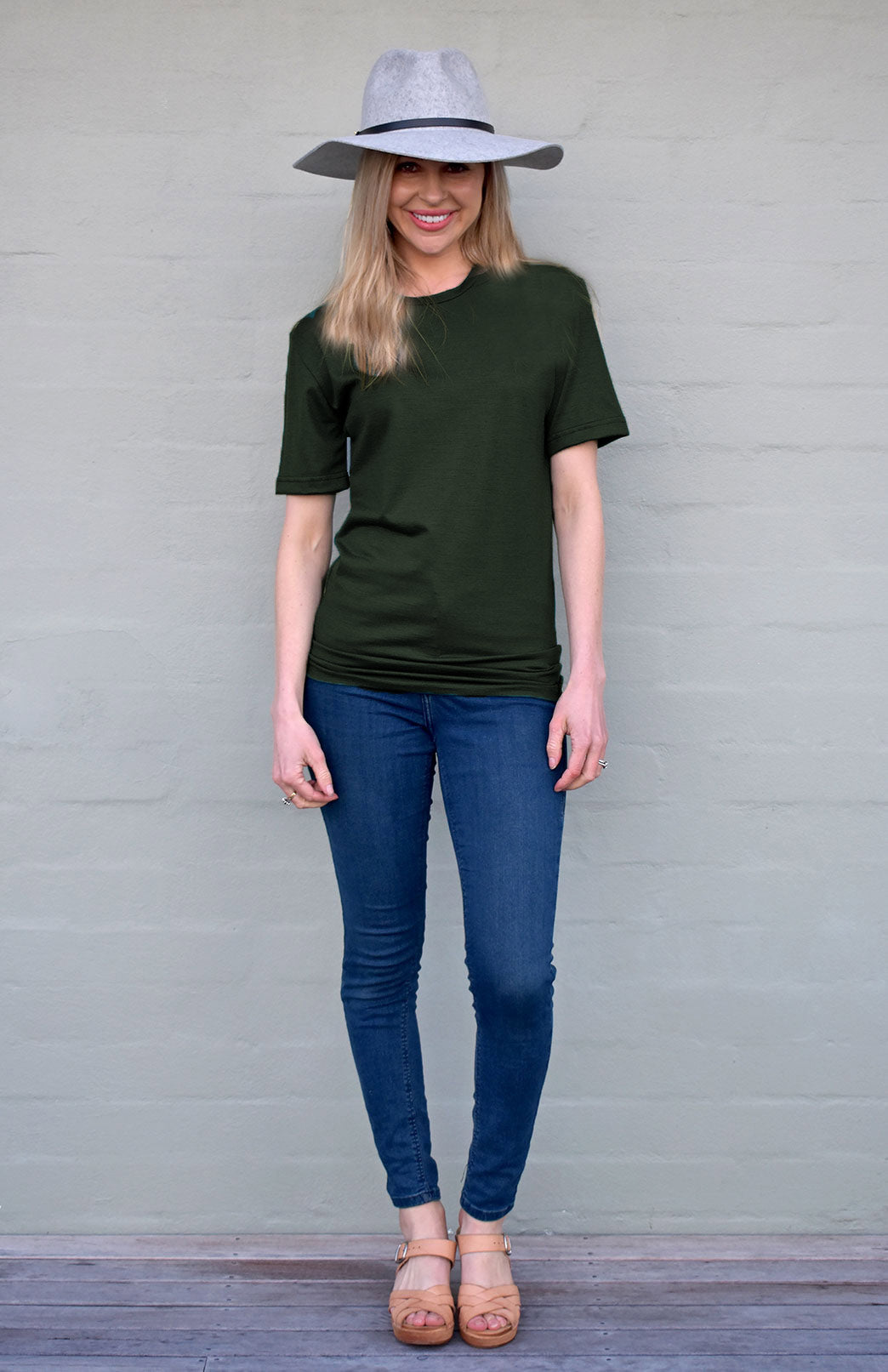 Kale Green Women&#39;s Merino Wool Short Sleeved T-Shirt

