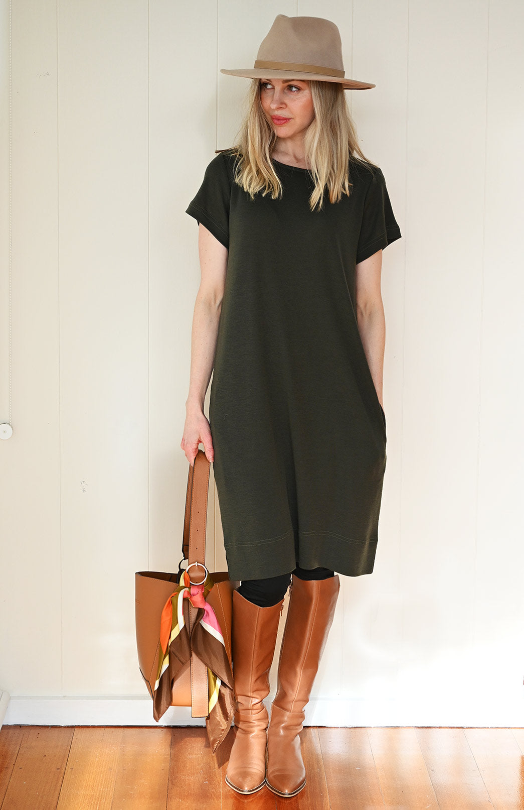 Kale Green Women&#39;s Merino Wool Shift Dress with Short Sleeves
