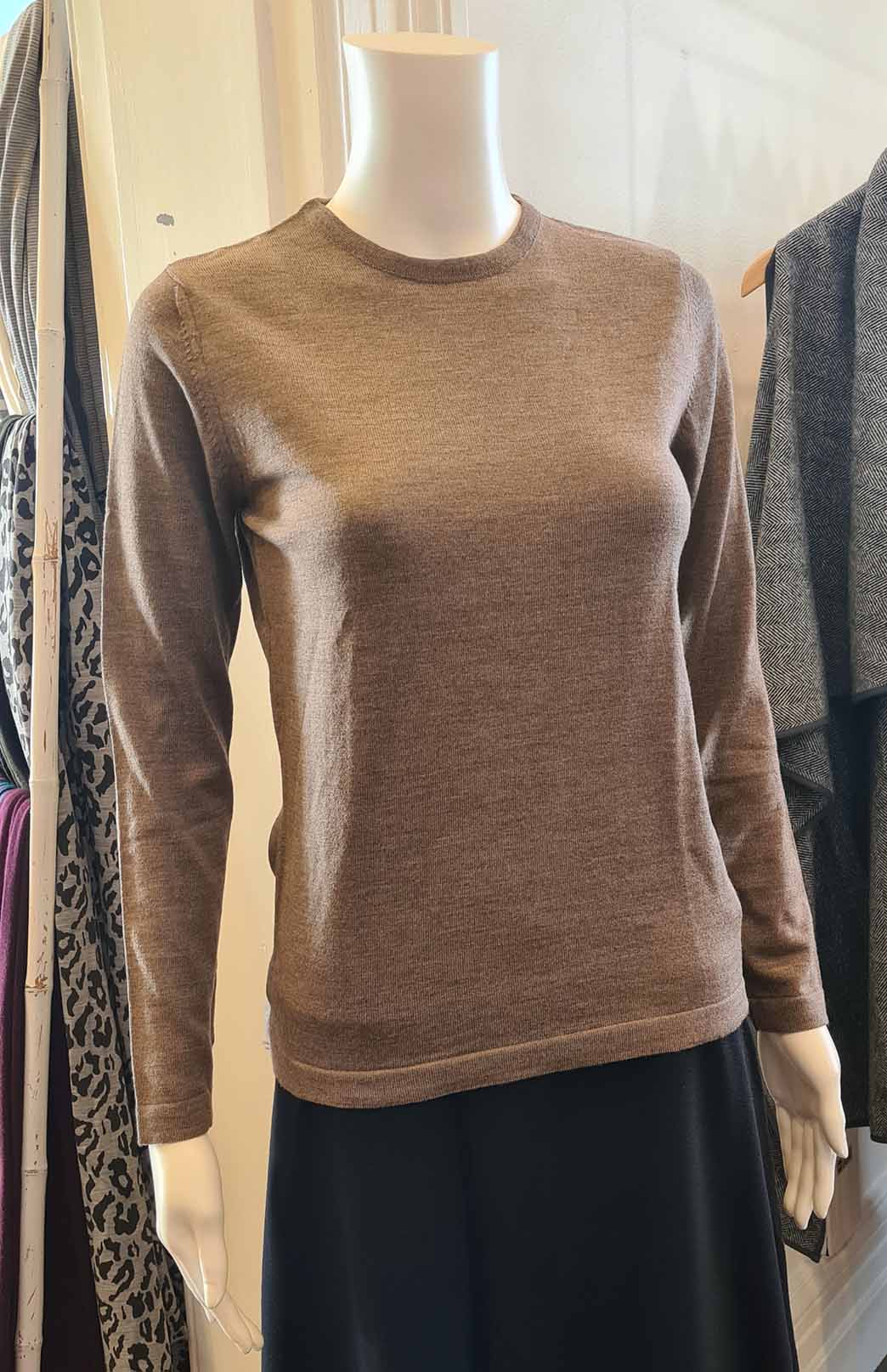 Malt Chocolate Brown - Round Neckline Women's Long Sleeve Classic Knitted Merino Wool Top