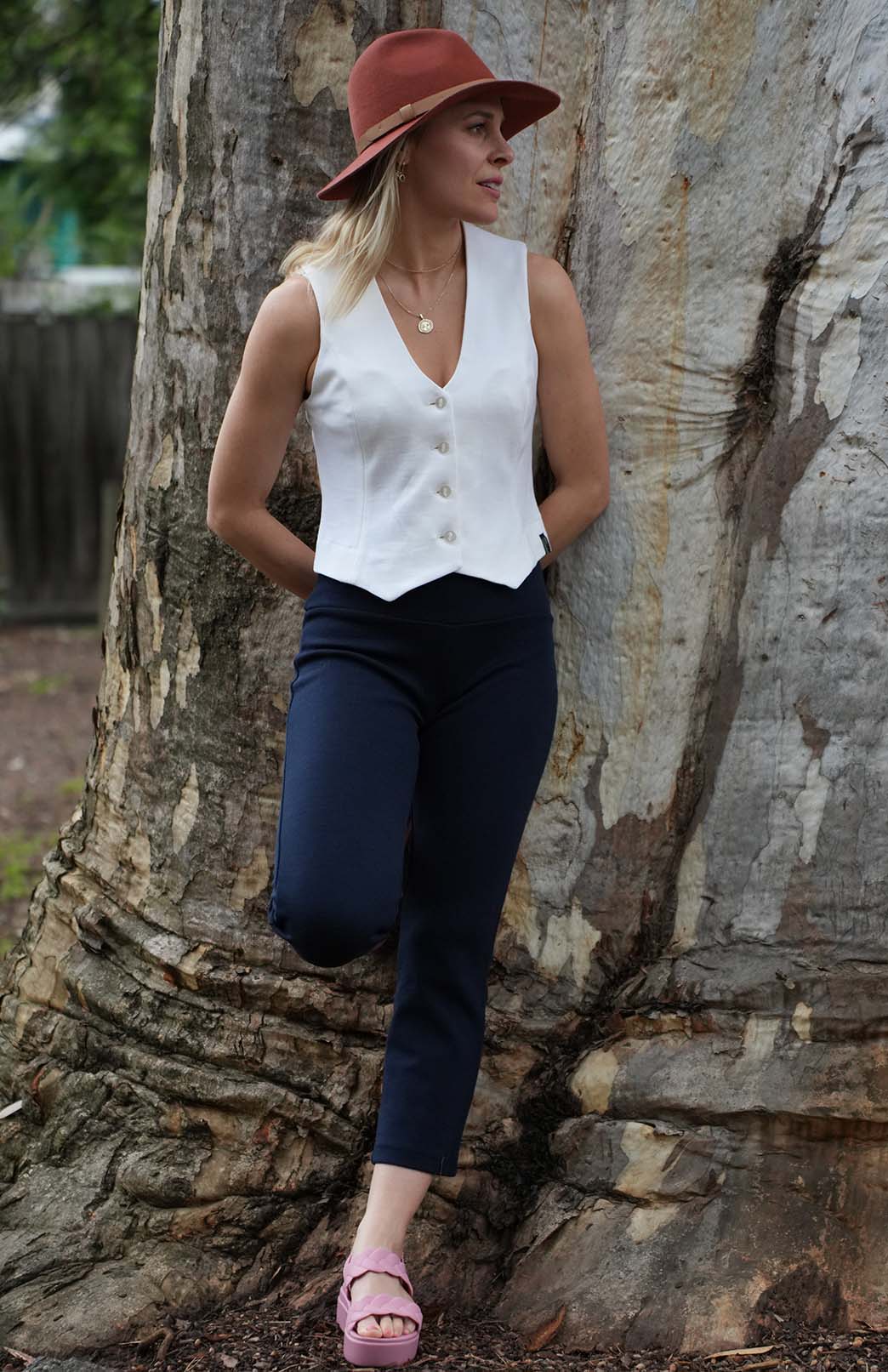 Vintage Ivory Women&#39;s Merino Wool Sleeveless Waistcoat Vest
