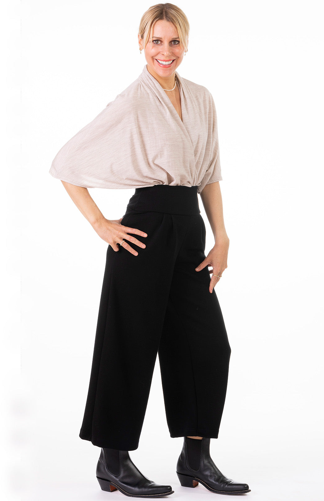 Black Women's Pure Merino Wool Crop Pants with Wide Leg in structured Ponte fabric