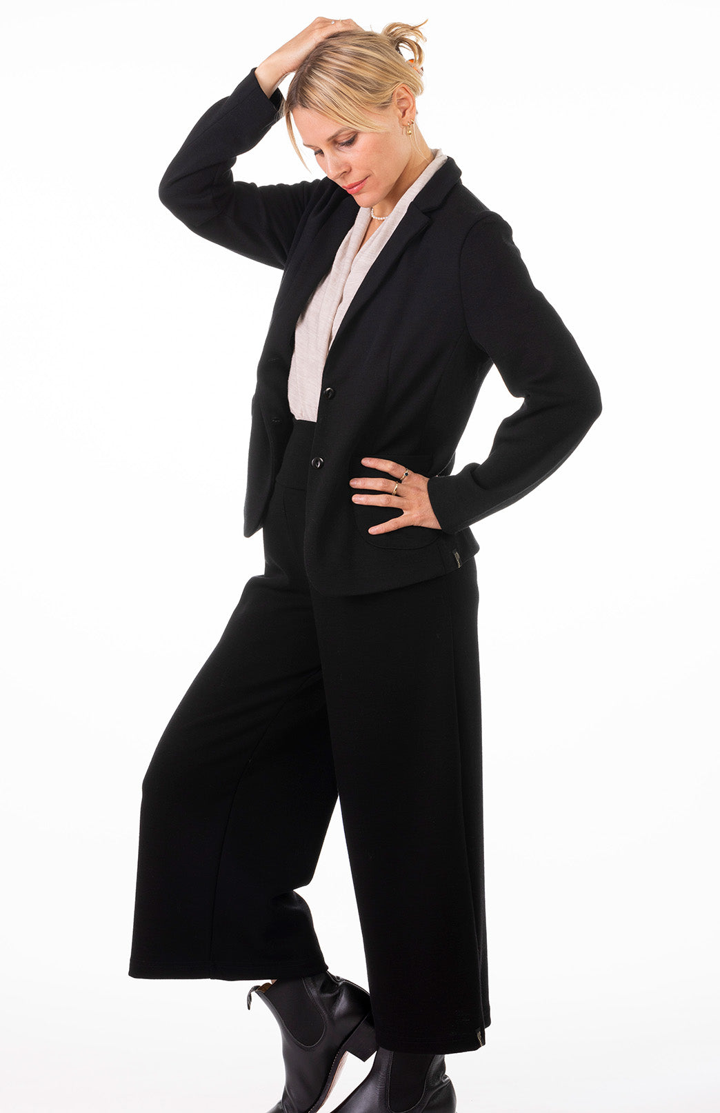 Black Women's Superfine Merino Wool Ponte Blazer with pockets and buttons