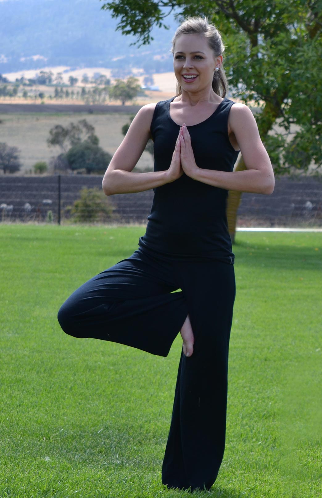 Black Women's Merino Wool Yoga Pants -Midweight 210gsm