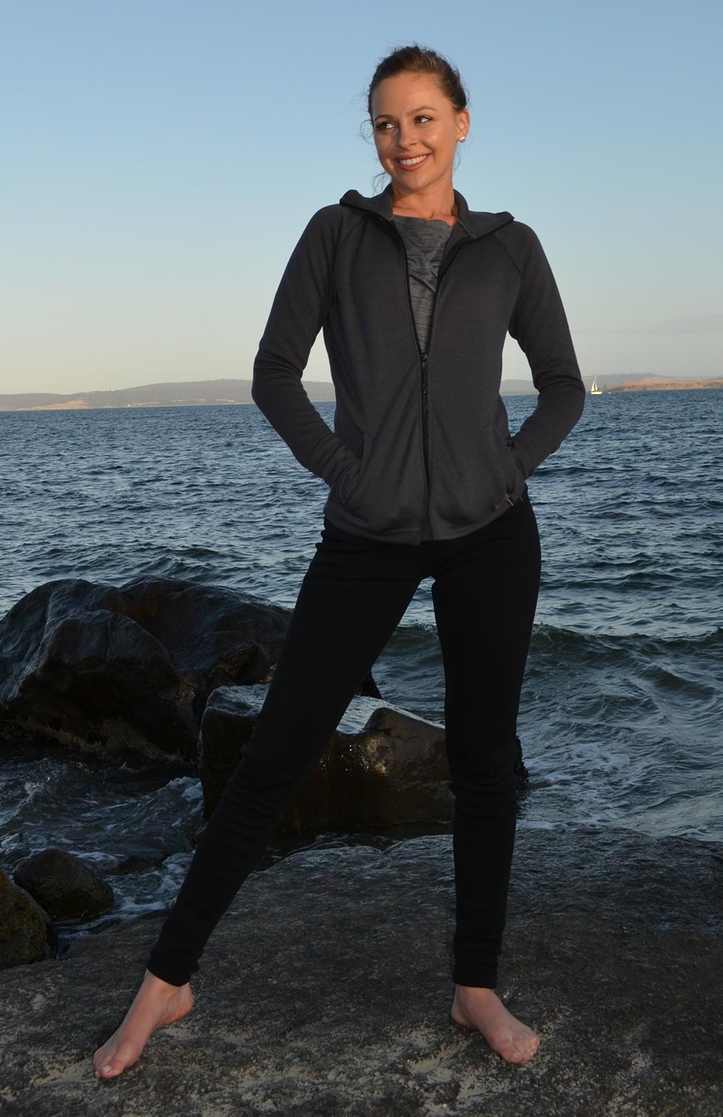 Black Women&#39;s Merino Wool 270gsm Fleece High Waisted Thermal Winter Leggings or Yoga Clothing
