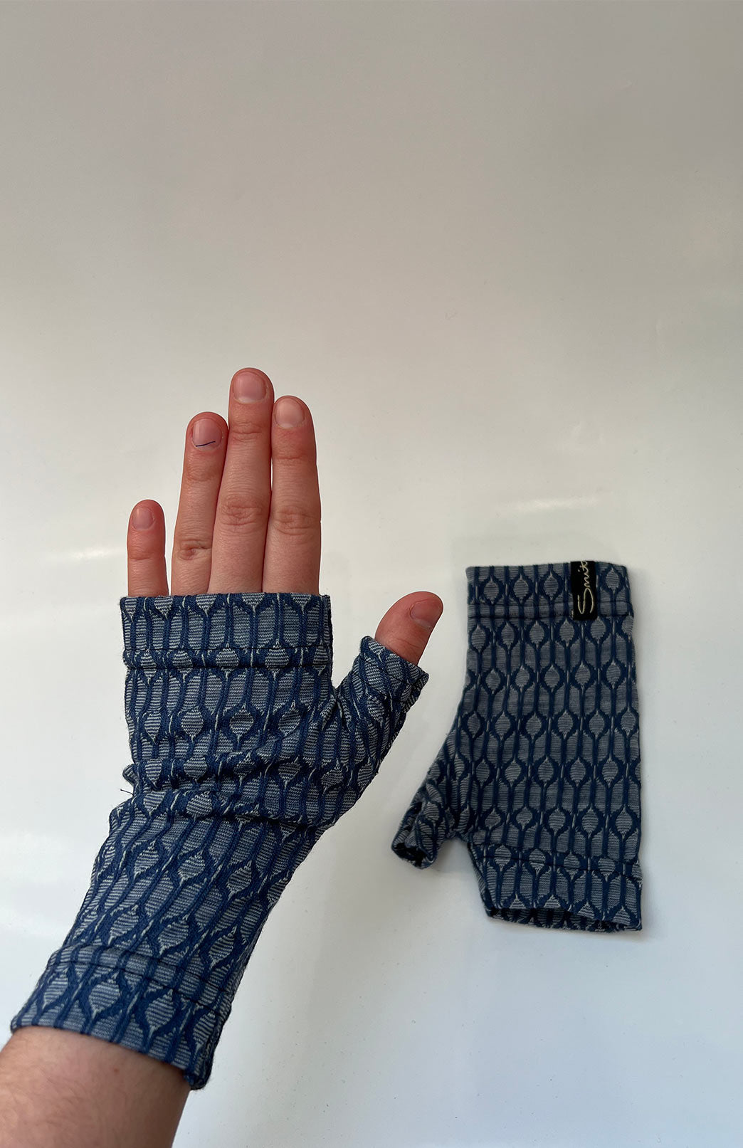 Blue Keyhole Merino Wool Thermal Fingerless Mittens