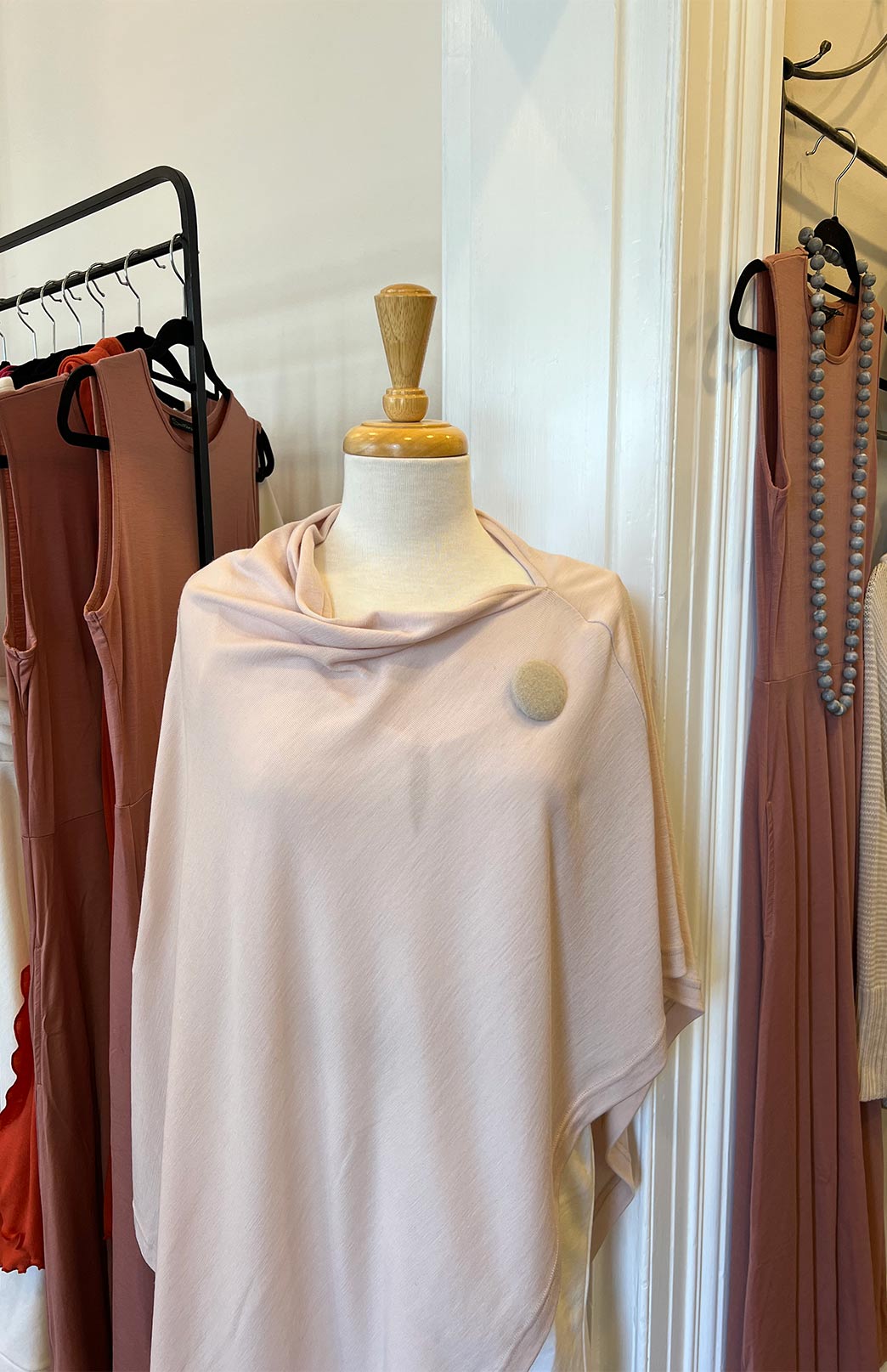 Smitten Button Brooch Women's Merino Wool Magnetic Button Brooch