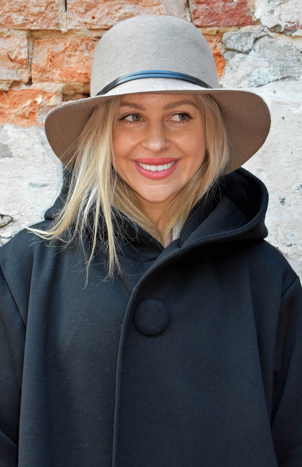  Black Women's Merino Wool Magnetic Button Brooch