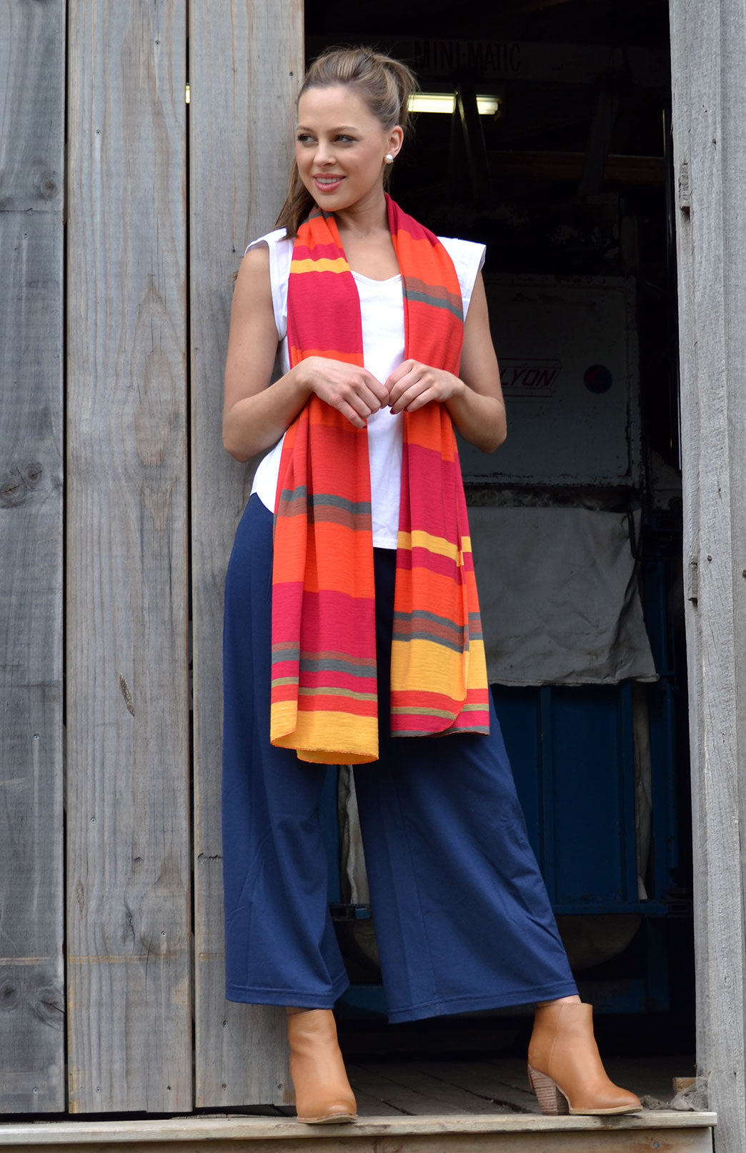 French Navy Blue Women's Merino Wool Crop Pants with Wide Leg in jersey fabric 