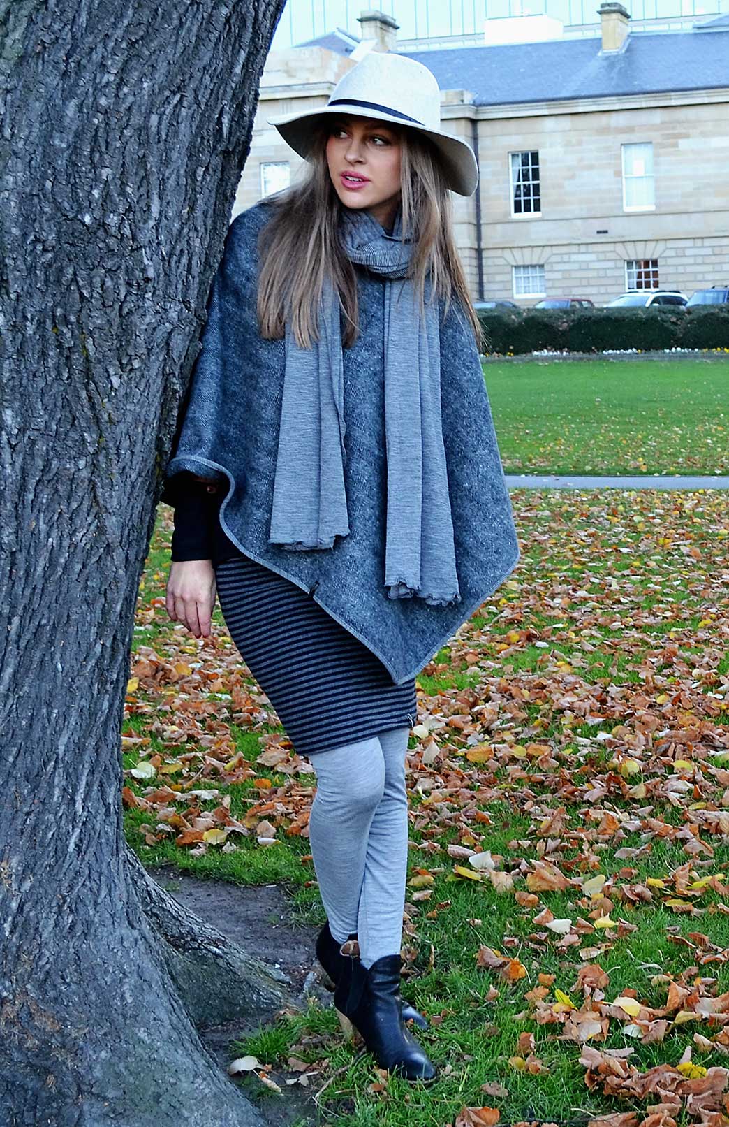 Grey Herringbone Women&#39;s Merino Wool Grey Herringbone Waverley Poncho
