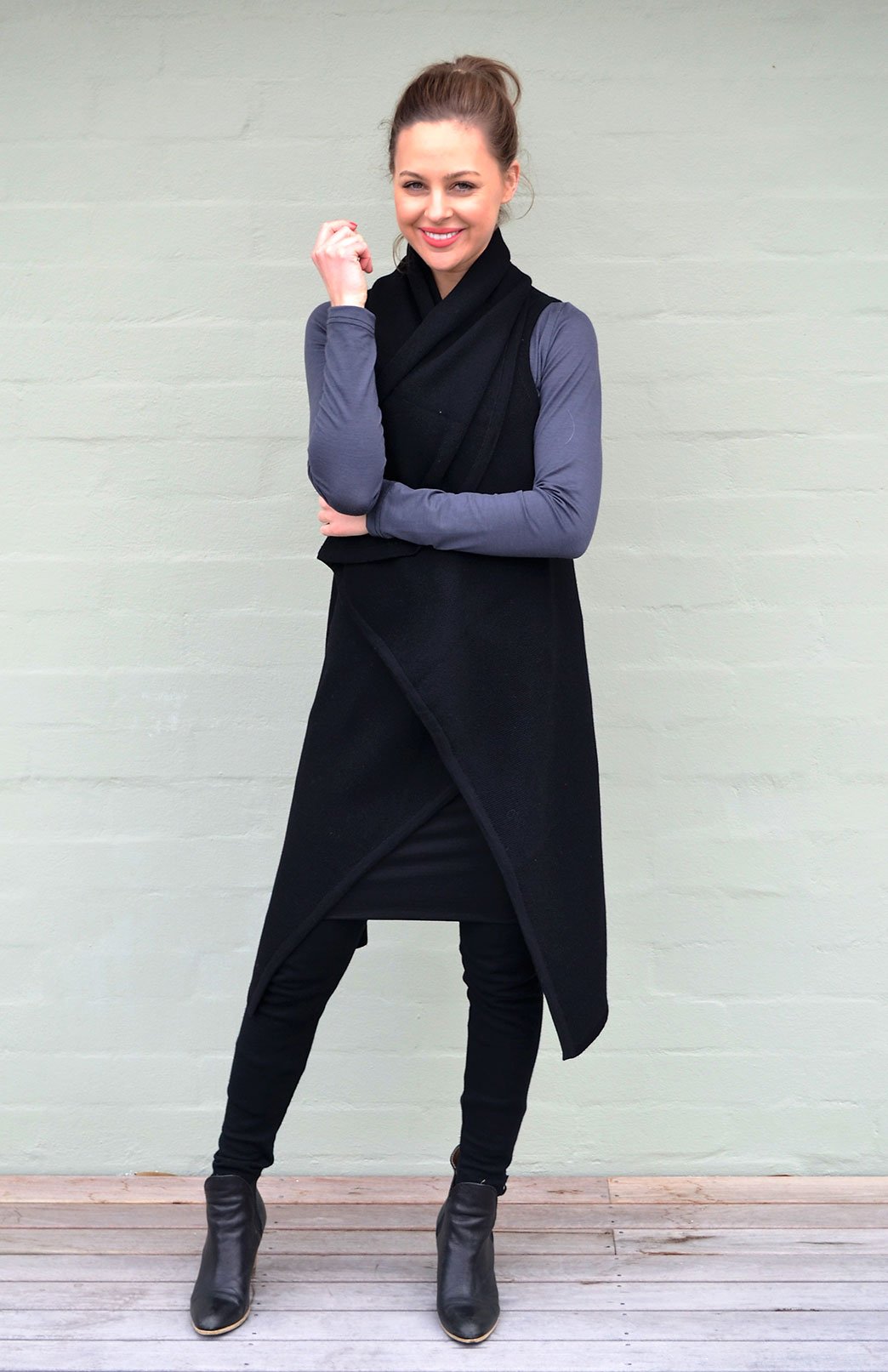 Black Women's Merino Wool Classic Knitted  Sleeveless Wrap