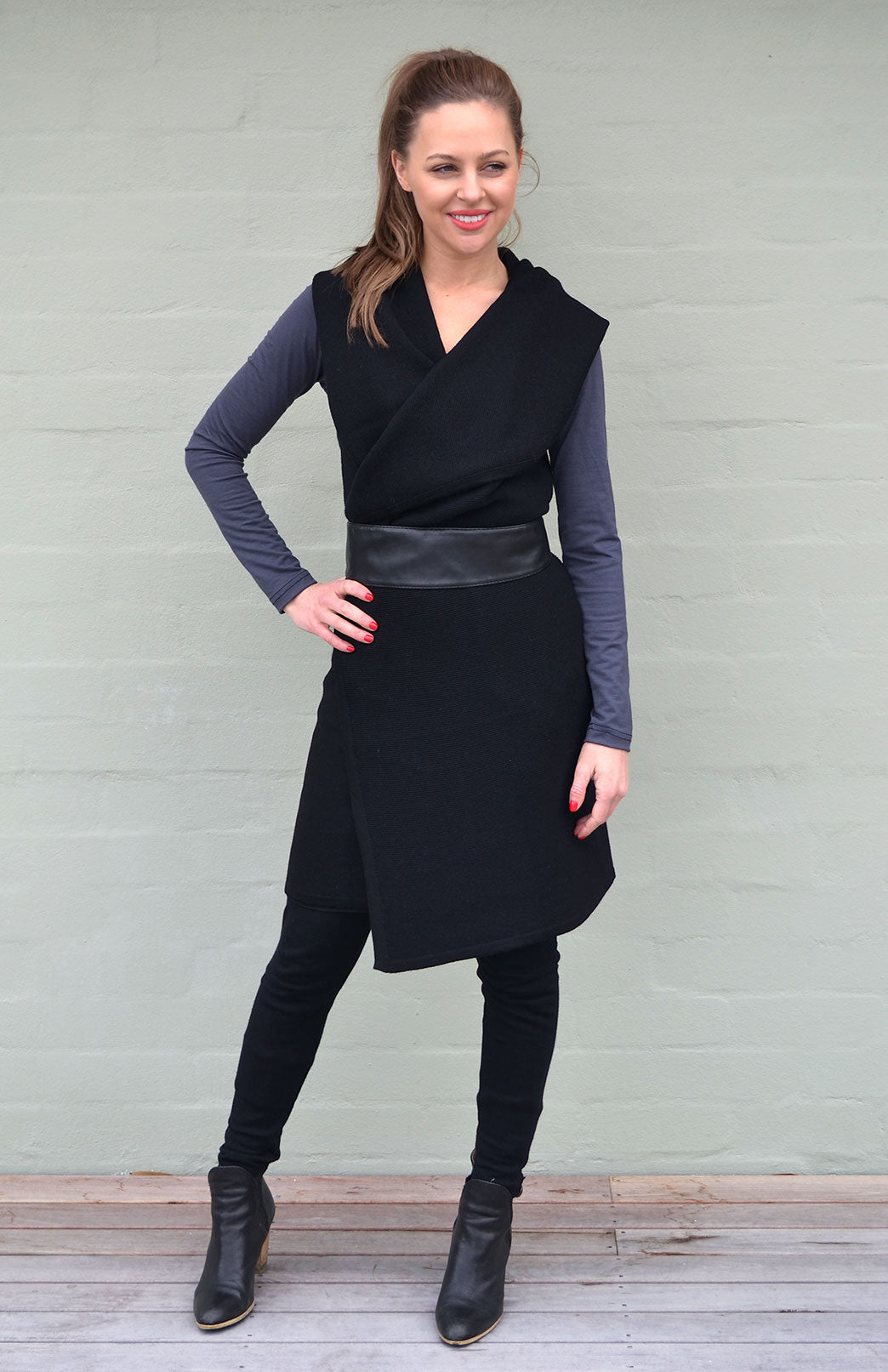 Black Women's Merino Wool Classic Knitted  Sleeveless Wrap