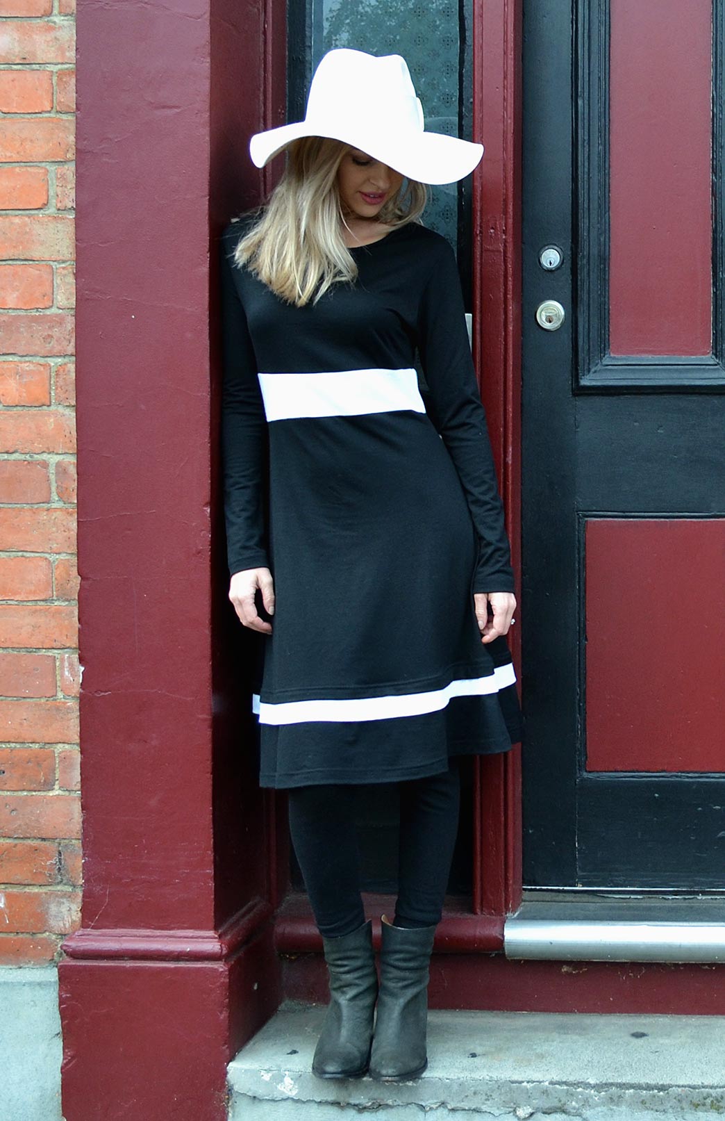 Black & Ivory Women's Merino Wool Long Sleeve Fitted Dress