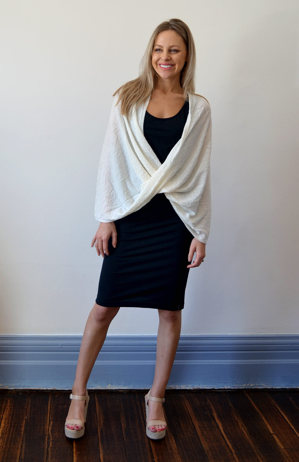 Pewter Grey Women&#39;s Merino Wool One Size Twisted Wrap
