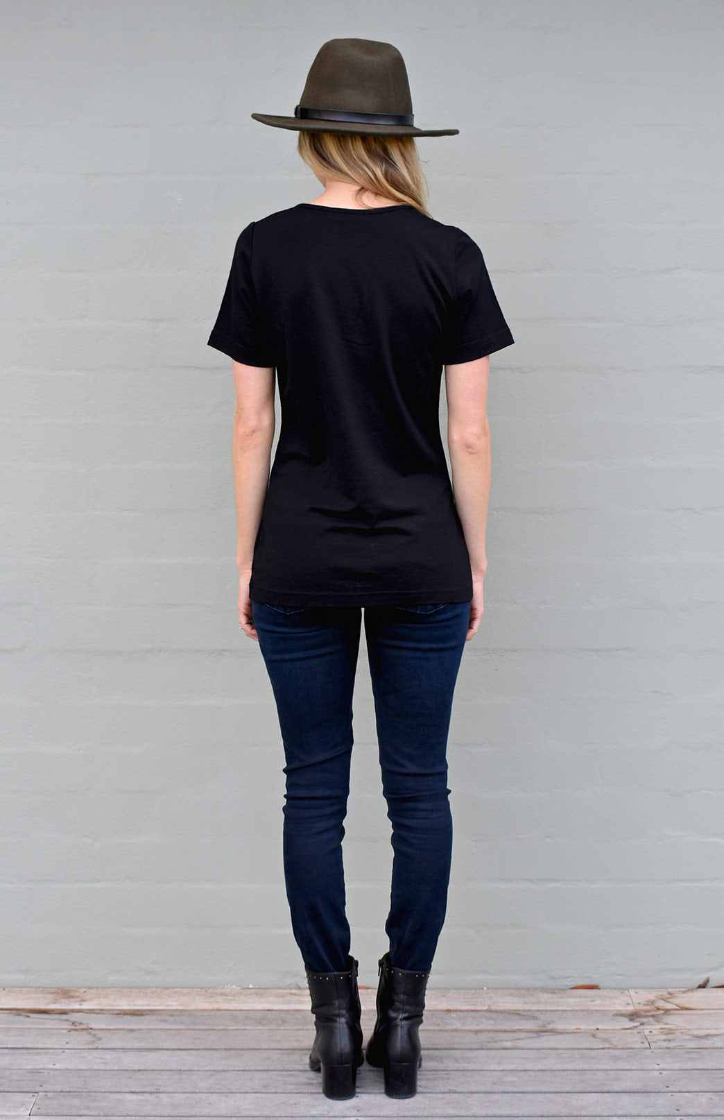 Black Women's Merino Wool Short Sleeve Round Neck T-Shirt Top