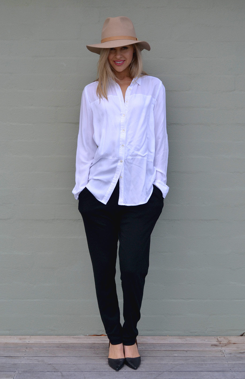 Black Women's Merino Wool Relax Fit Slim Leg Pants
