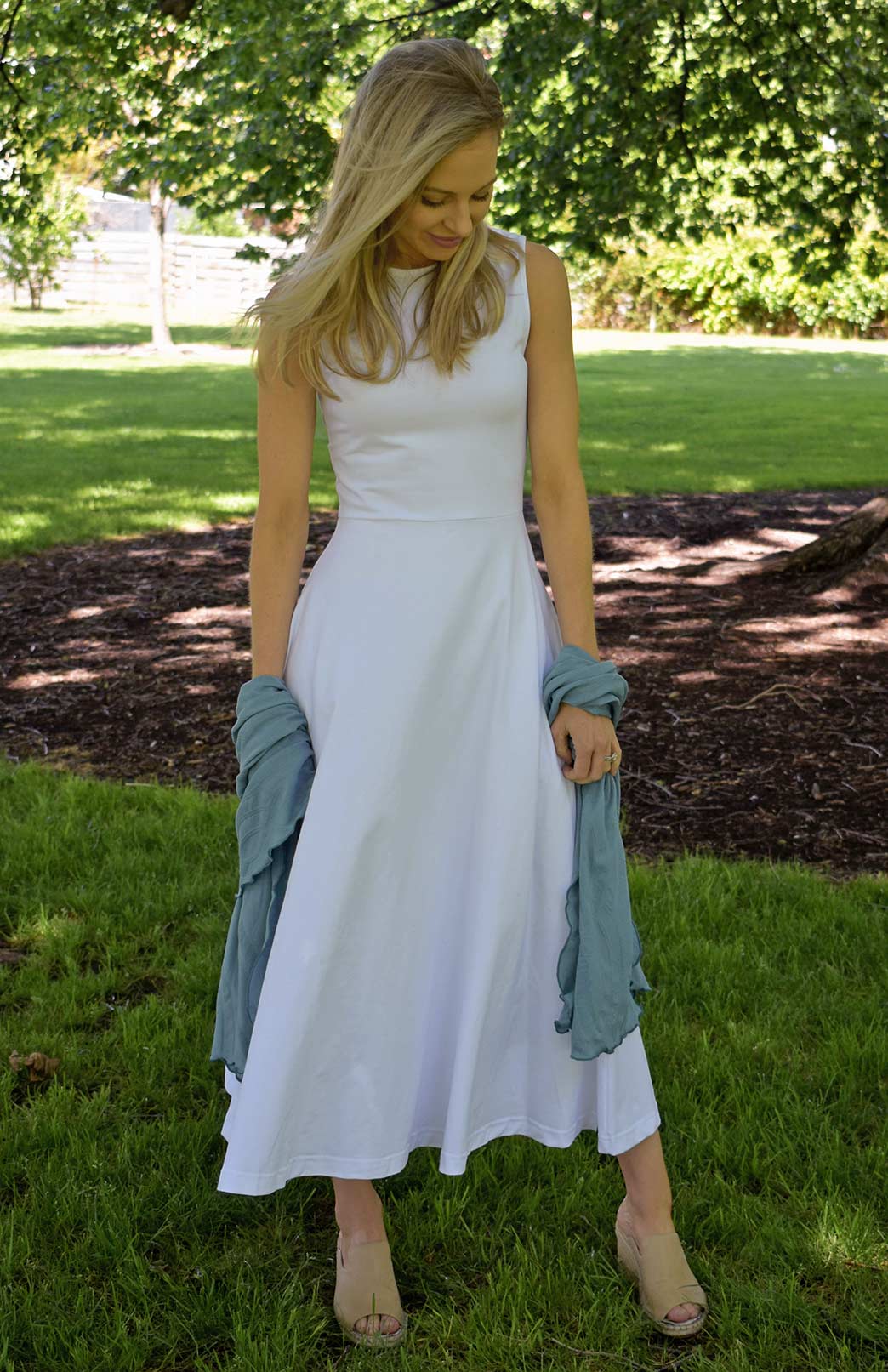 Crisp White Women&#39;s Sleeveless Dress in Organic Cotton
