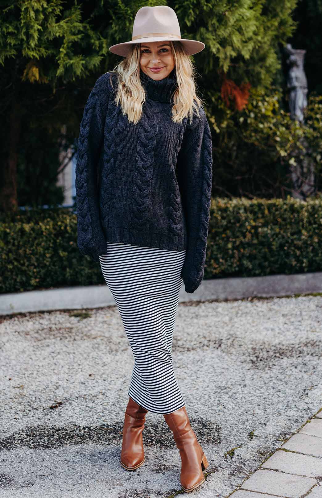 Charcoal Women's Merino Wool Cable Knit Jumper 
