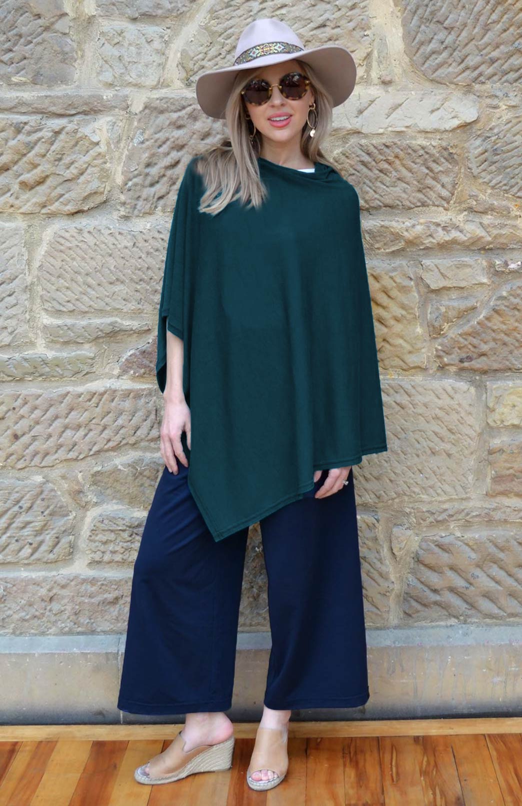 French Navy Blue Women's Merino Wool Crop Pants with Wide Leg in jersey fabric 