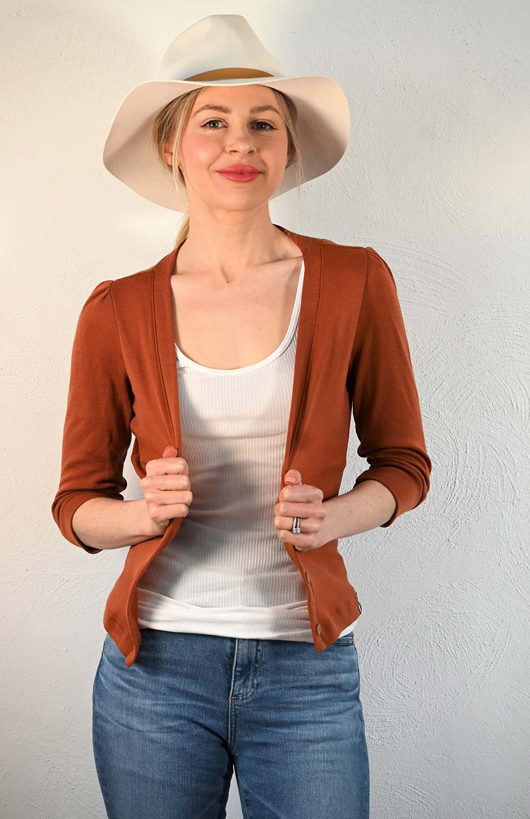 Cinnamon Women's Merino Wool Crop Cardigan with 3/4 Sleeves