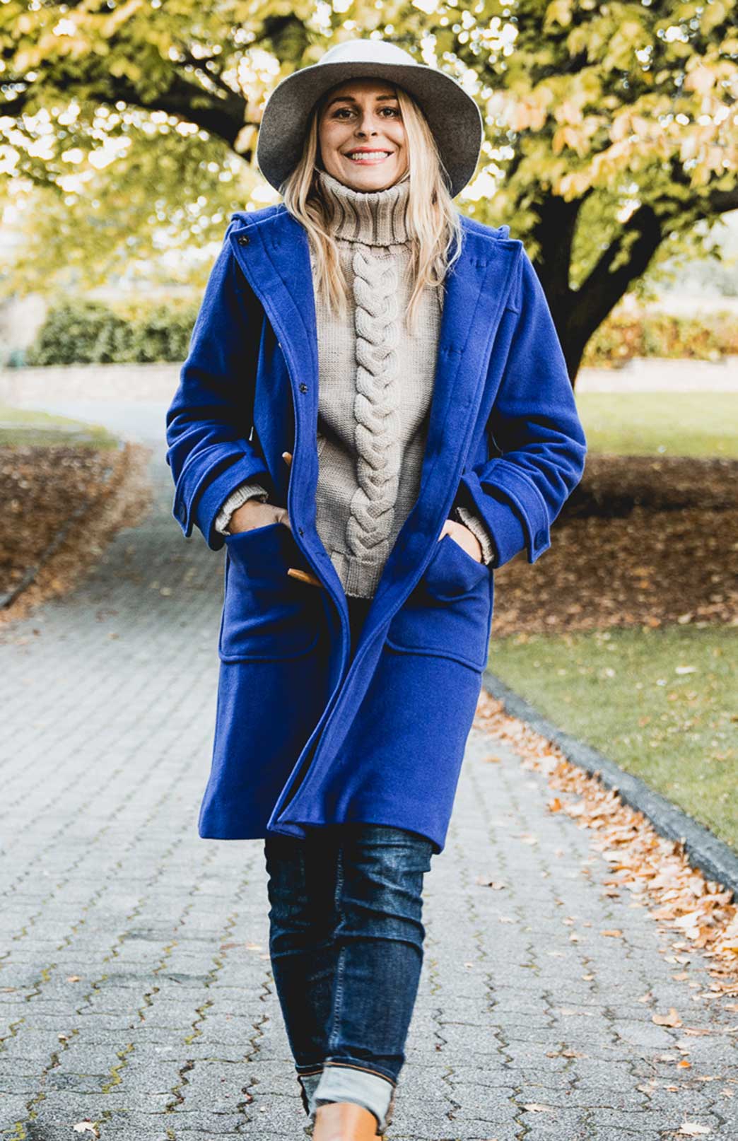 Oatmeal Women's Merino Wool Cable Knit Jumper 