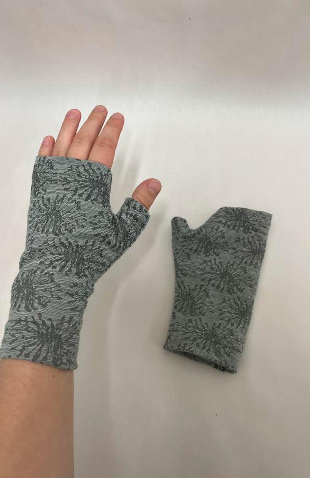 Kalamata Dandelion Merino Wool Thermal Fingerless Mittens