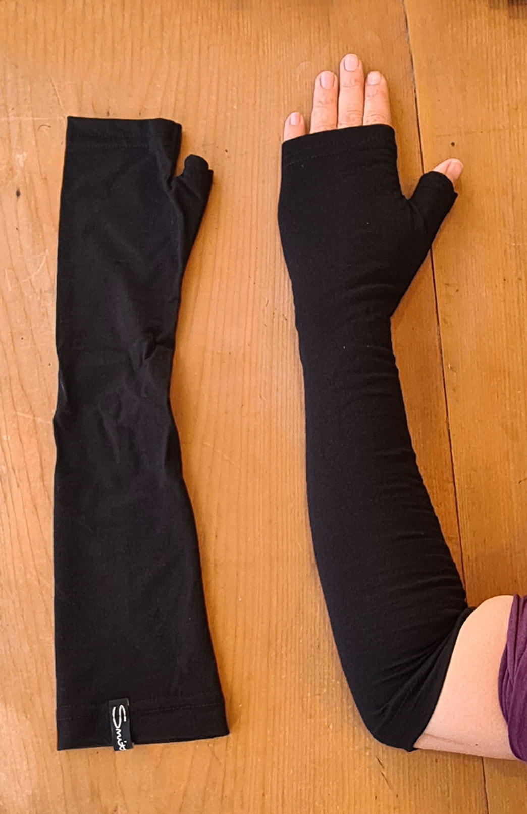 Black Unisex Superfine Merino Wool Elbow Length Fingerless Mitten Gloves 