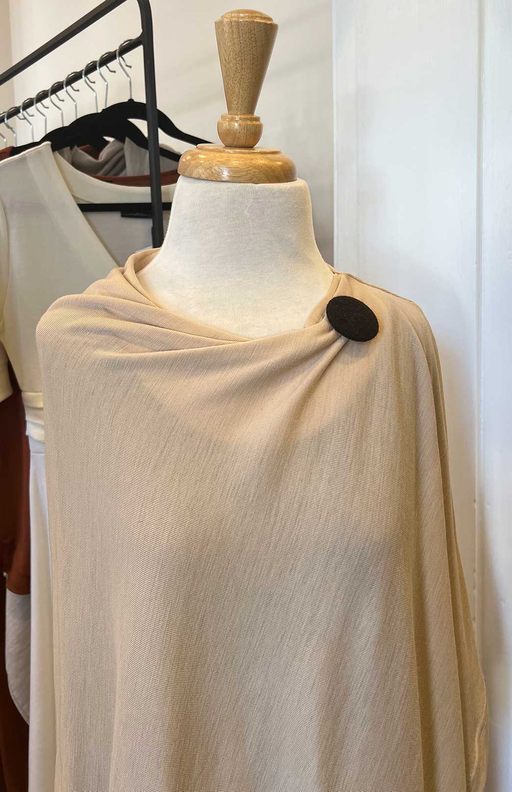 Black Women's Merino Wool Magnetic Button Brooch