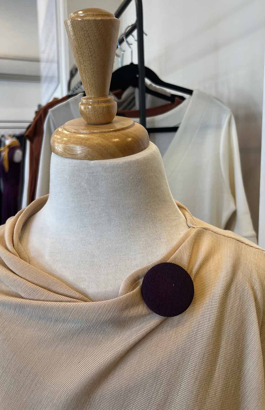 Black Women's Merino Wool Magnetic Button Brooch