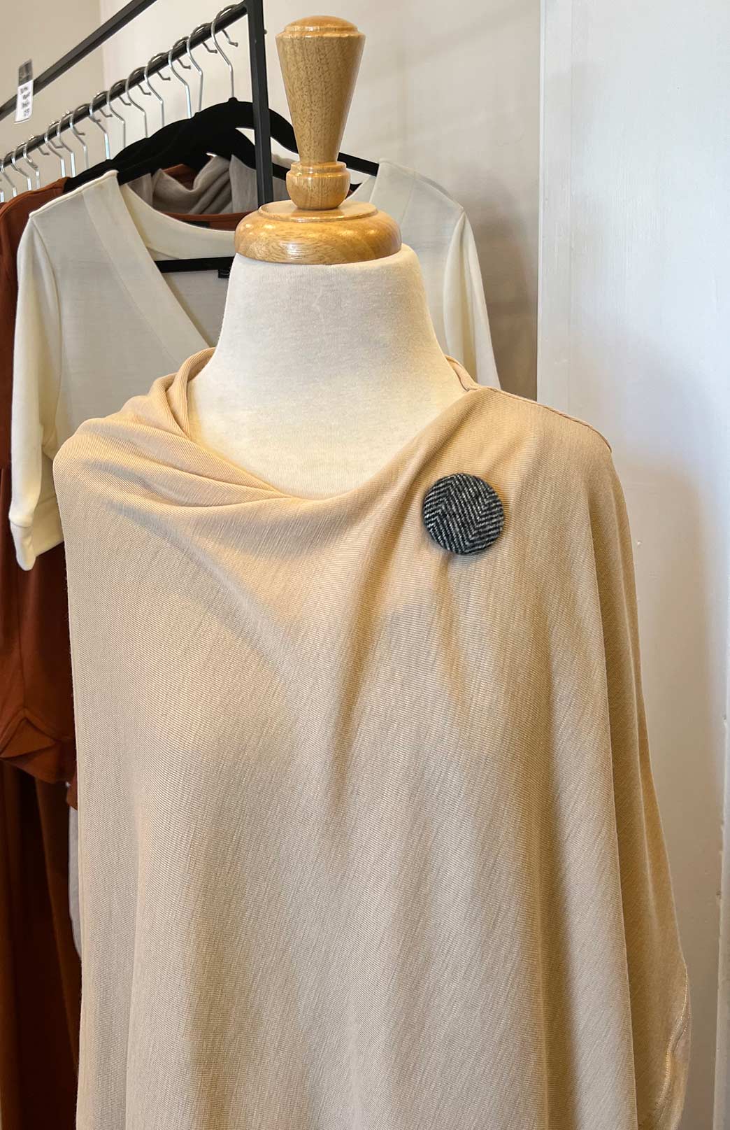 Herringbone Women's Merino Wool Magnetic Button Brooch