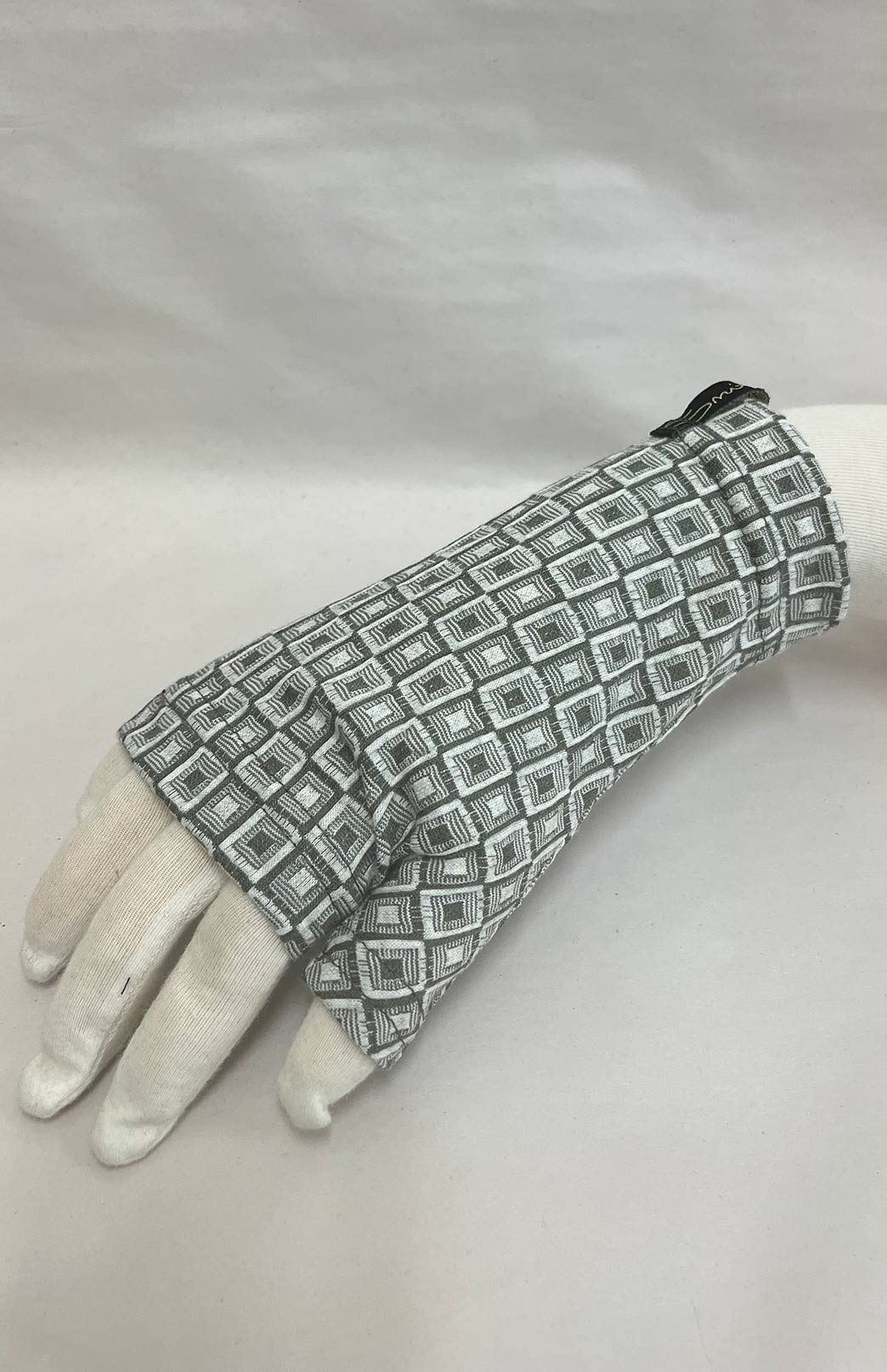 Olive & Ivory Mini Check Merino Wool Thermal Fingerless Mittens