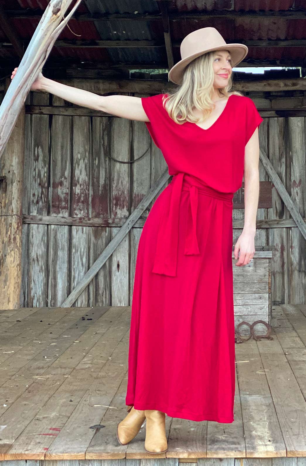 Scarlet Red Women&#39;s Merino Wool Short Sleeved V-Neck Maxi Dress with Belt and Side Pockets
