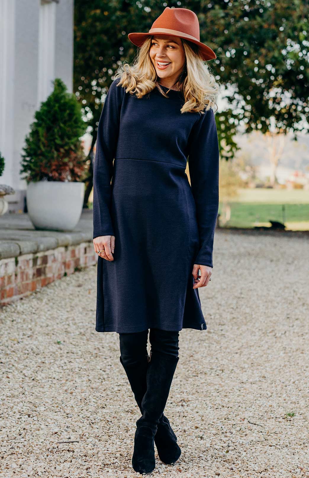 French Navy Blue Women&#39;s Merino Wool Straight Dress with Long Sleeves
