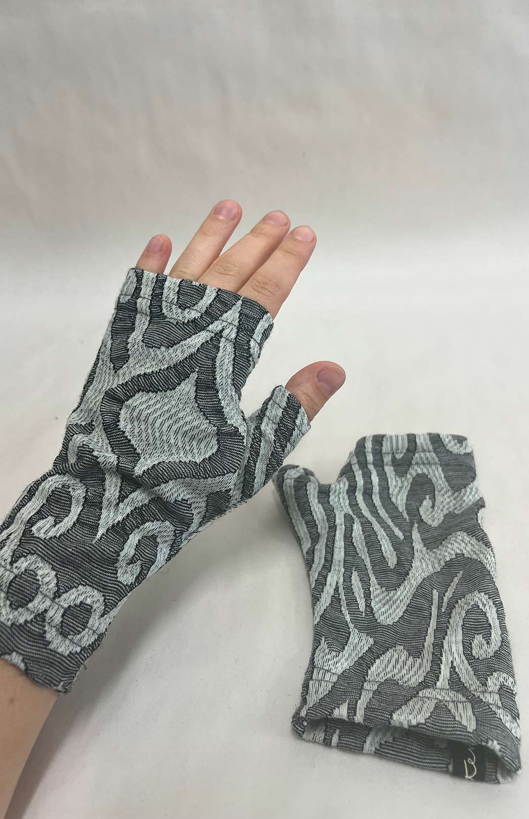 Grey Inca Merino Wool Thermal Fingerless Mittens
