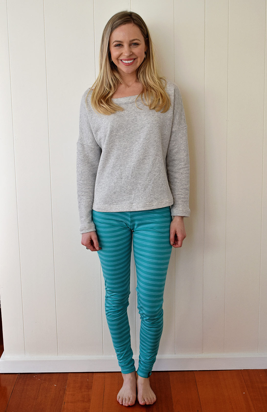 https://www.smittenmerino.com/cdn/shop/products/high-leggings-lightweight-stripe-NEW-lapis-green-stripe-00_1200x.jpg?v=1594002346