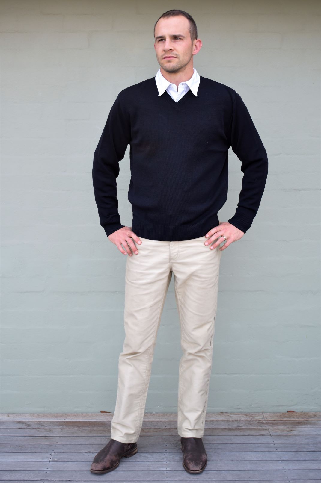 Navy Men's Merino Wool Knitted V-Neck Jumper
