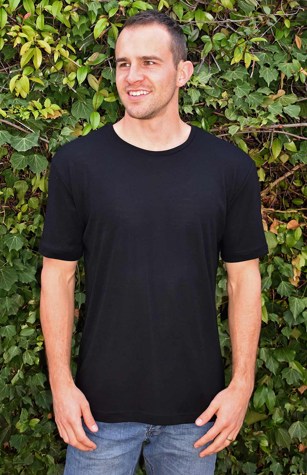 Black Men's "Big &amp; Tall" Loose Fit Crew Neck T-Shirt (Fits 2XL-5XL)