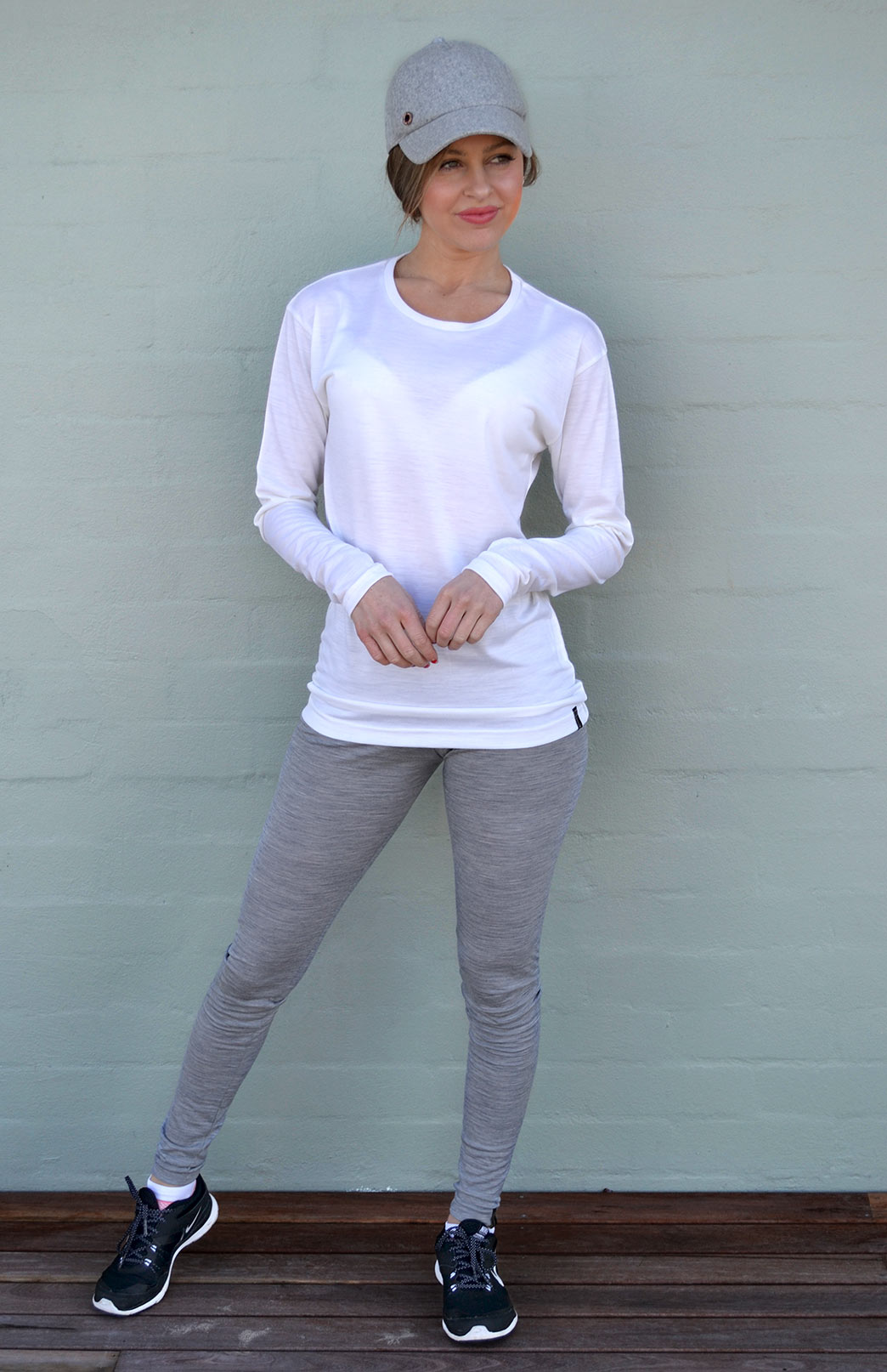 Ivory Women's Merino Wool Long Sleeve Lightweight Crew Neck Top