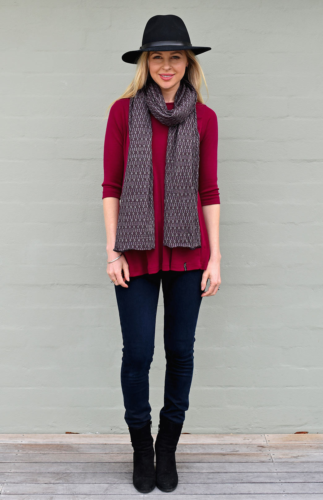 Raisin Keyhole Women's Merino Wool Patterned Scarf