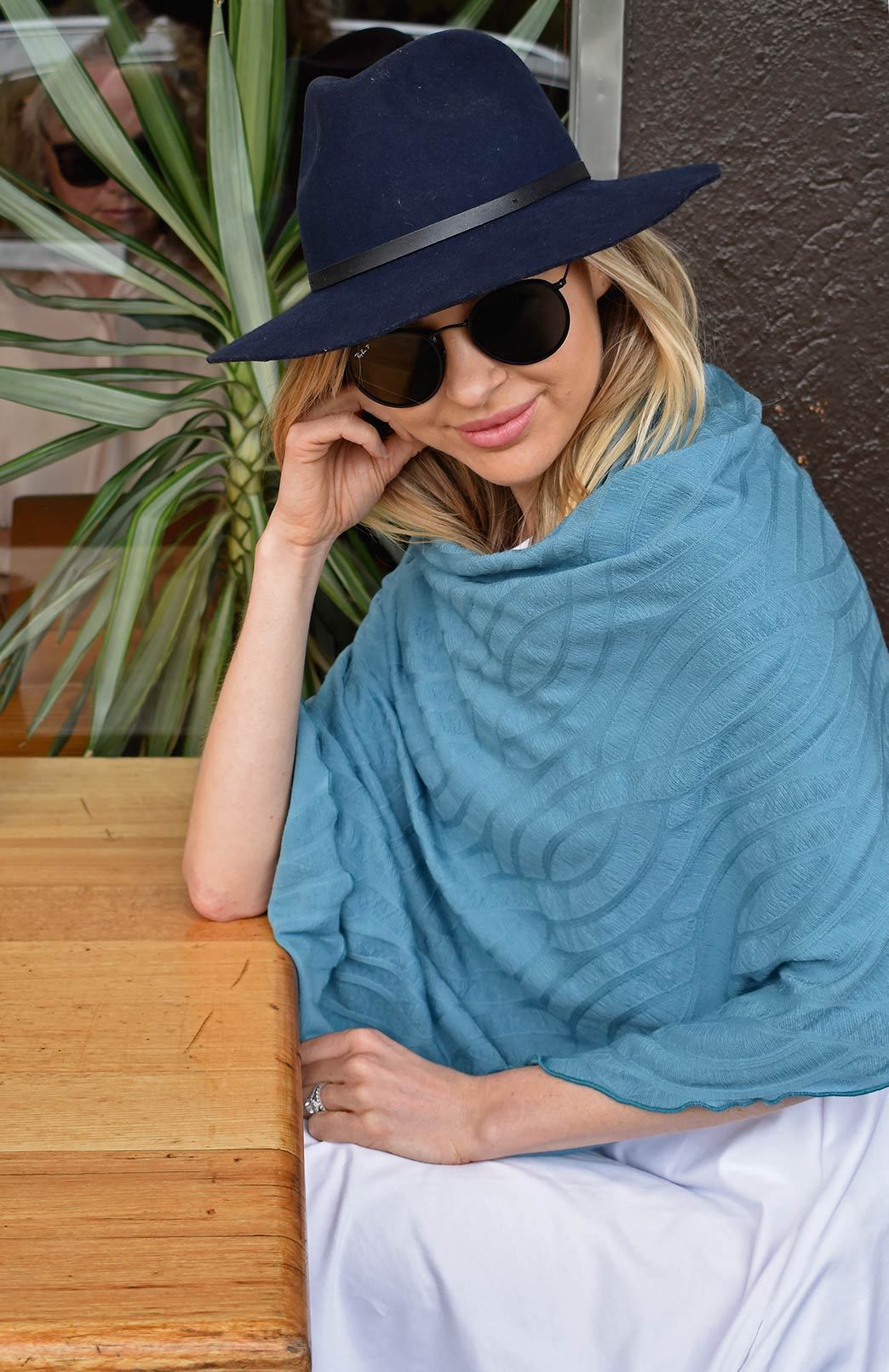 Summer Petrel Wave Women's Patterned Scarf