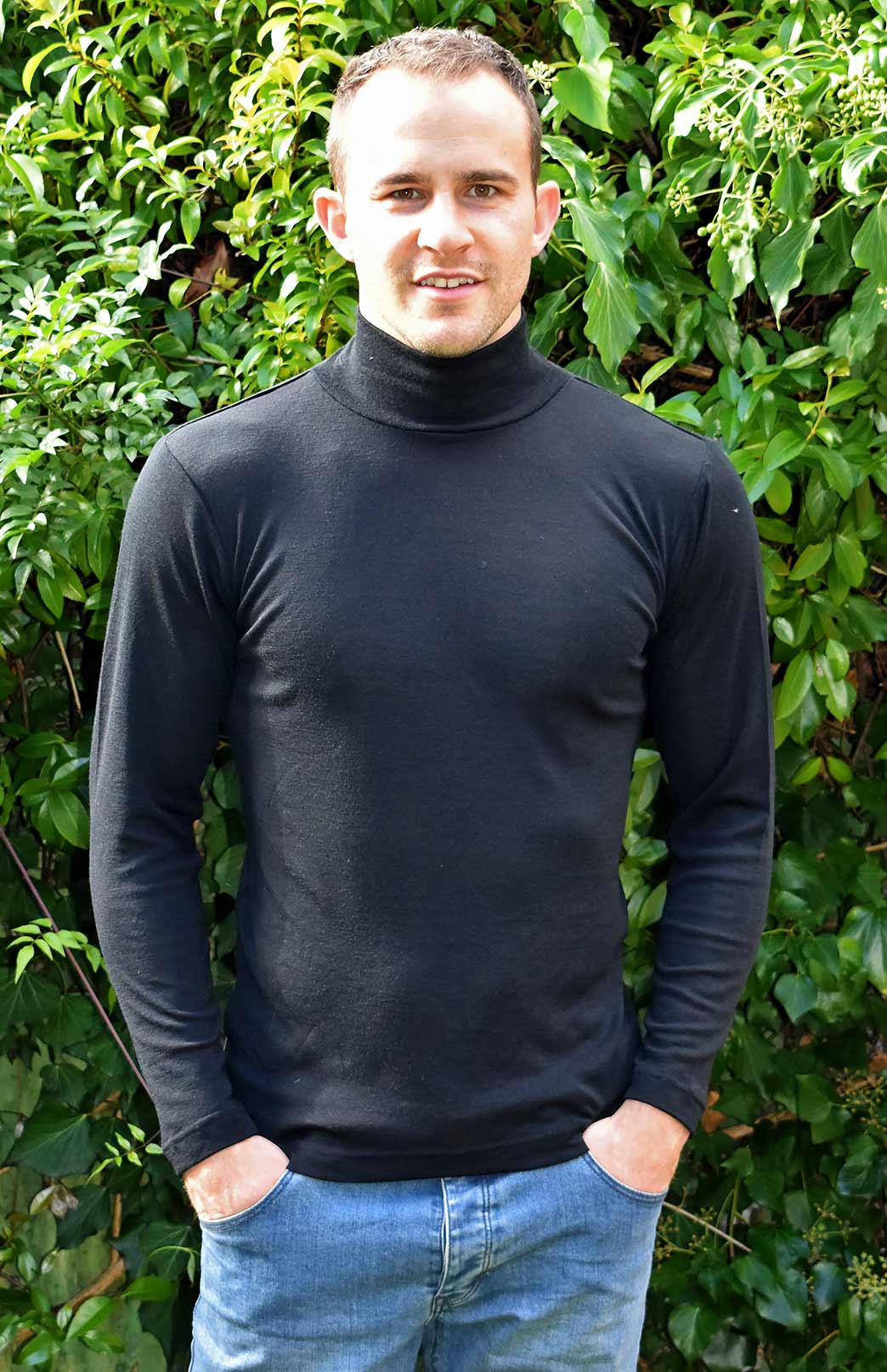 Black Unisex Merino Wool Long Sleeve Turtle Neck Top

