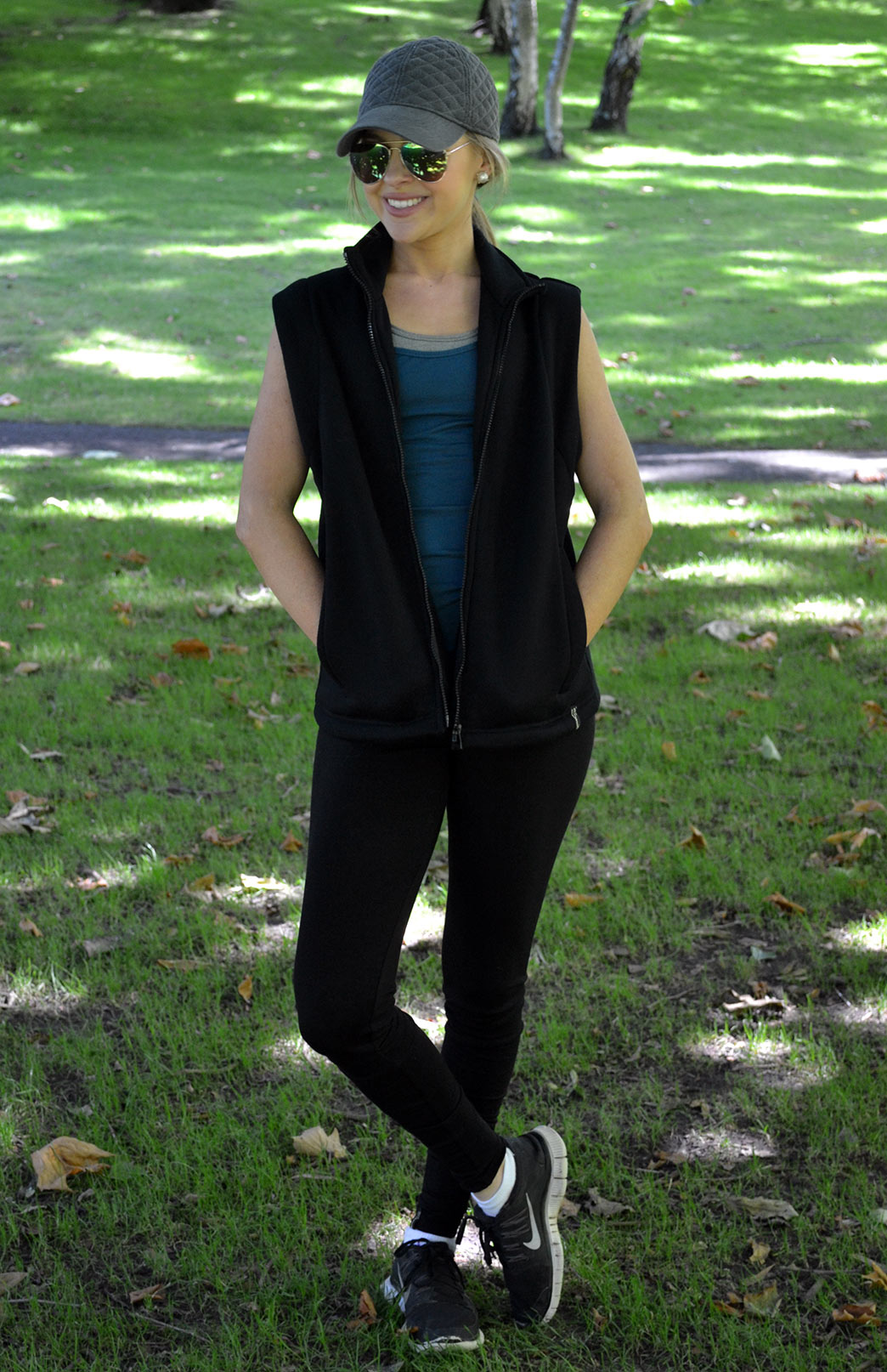 Wool Fleece Vest Women's Black Wool Fleece Vest with zip fastening